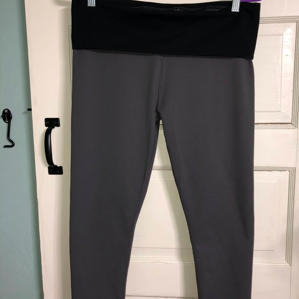 Fabletics Capris - Picture 2 of 5